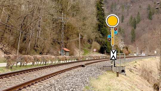 Diese Vorsignale sorgen für Sicherheit bei Ihrer Bahnfahrt